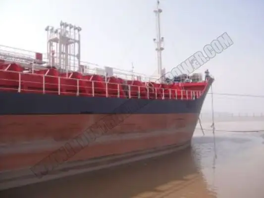 Oil/Chemical tanker for sale