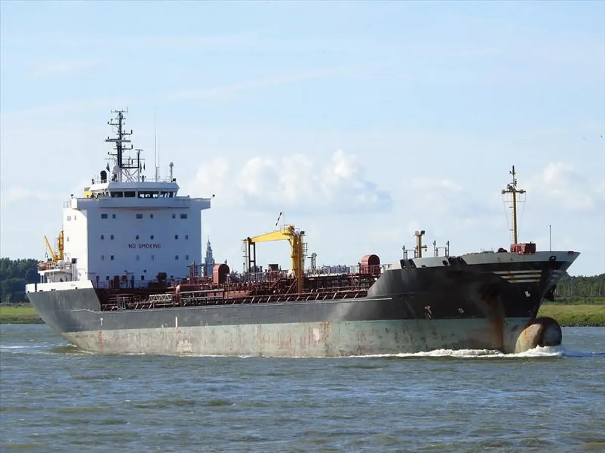 Kapal tanker minyak/bahan kimia kanggo didol