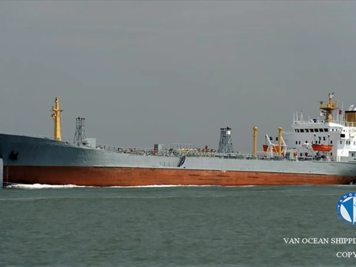 Kapal tanker minyak/bahan kimia kanggo didol