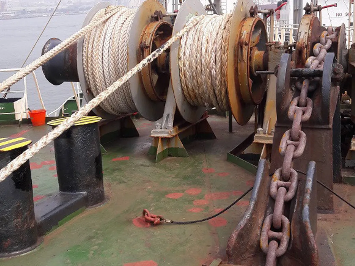 Kapal tanker minyak/bahan kimia kanggo didol