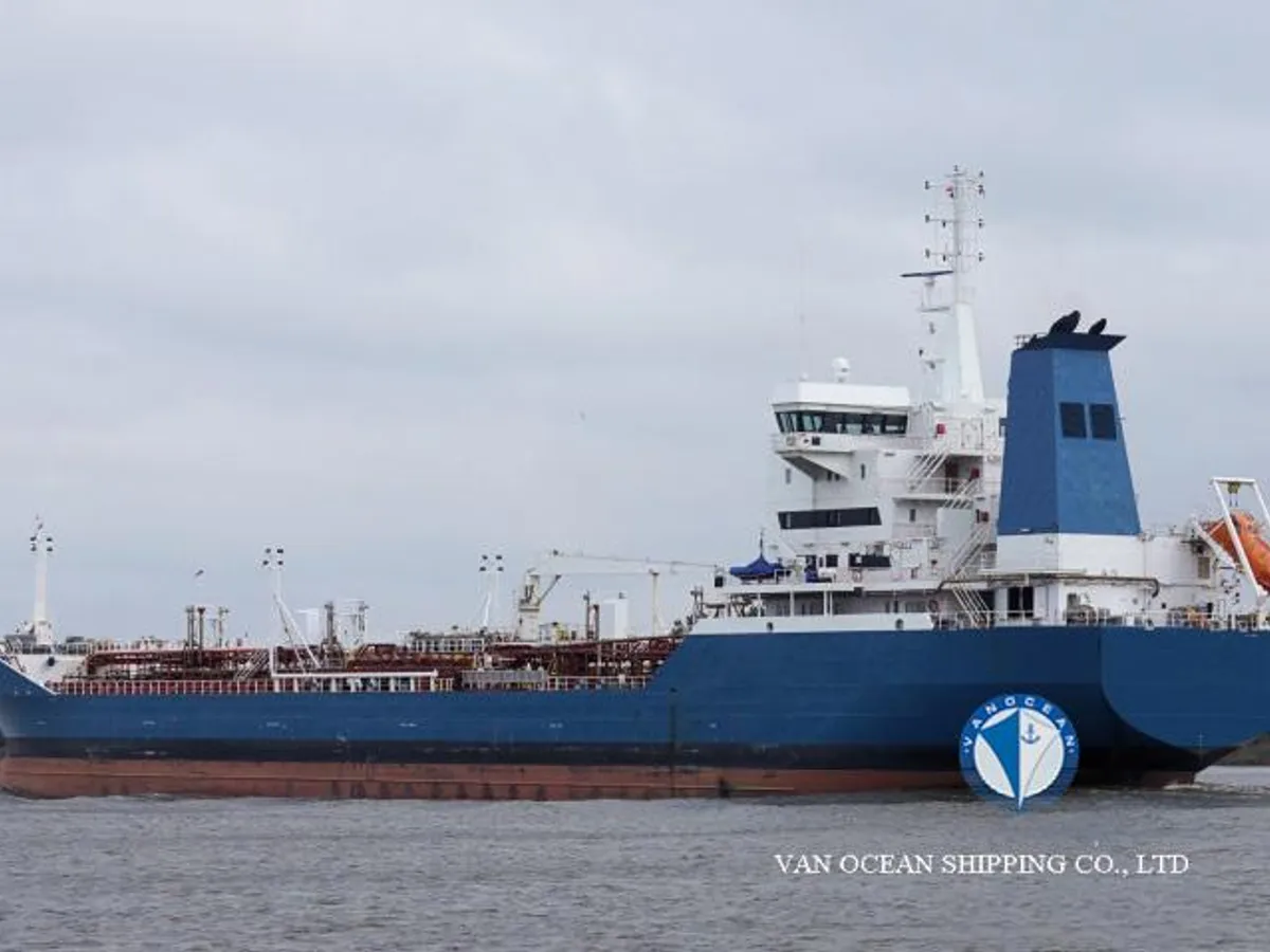 Kapal tanker minyak/bahan kimia kanggo didol