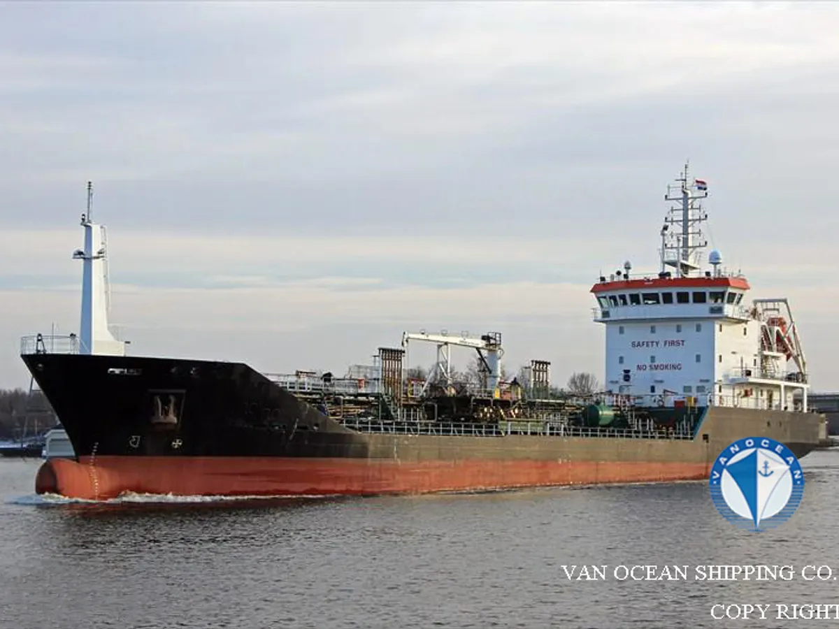 Kapal tanker minyak/bahan kimia kanggo didol