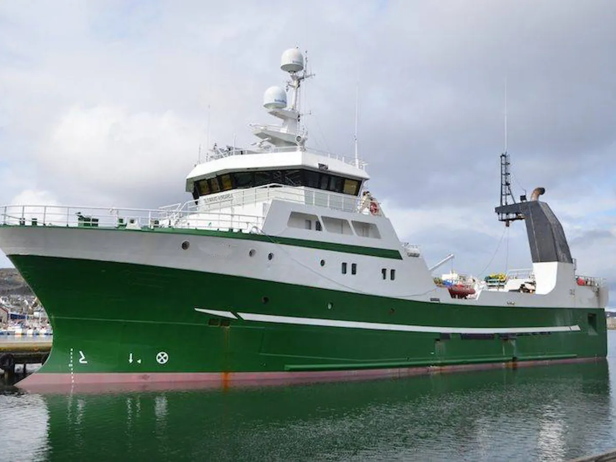 Kapal trawler kanggo didol