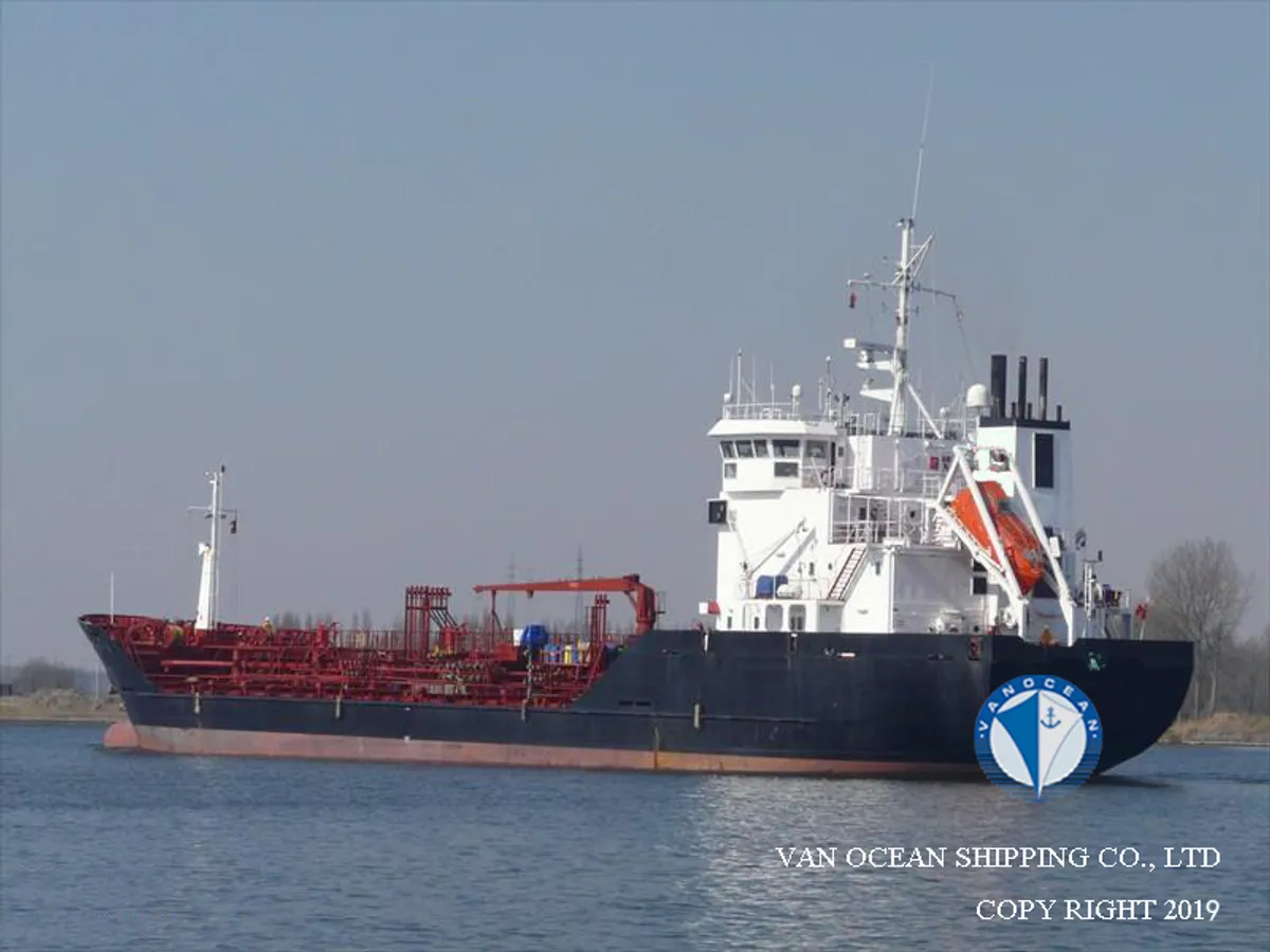 Kapal tanker minyak/bahan kimia kanggo didol