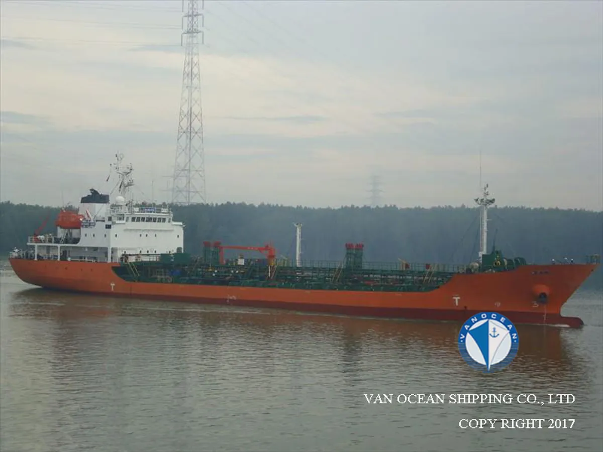 Kapal tanker minyak/bahan kimia kanggo didol