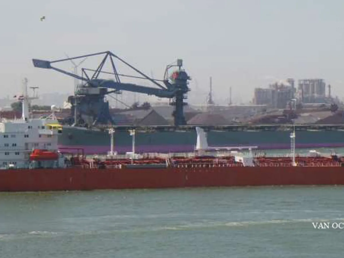Kapal tanker minyak/bahan kimia kanggo didol