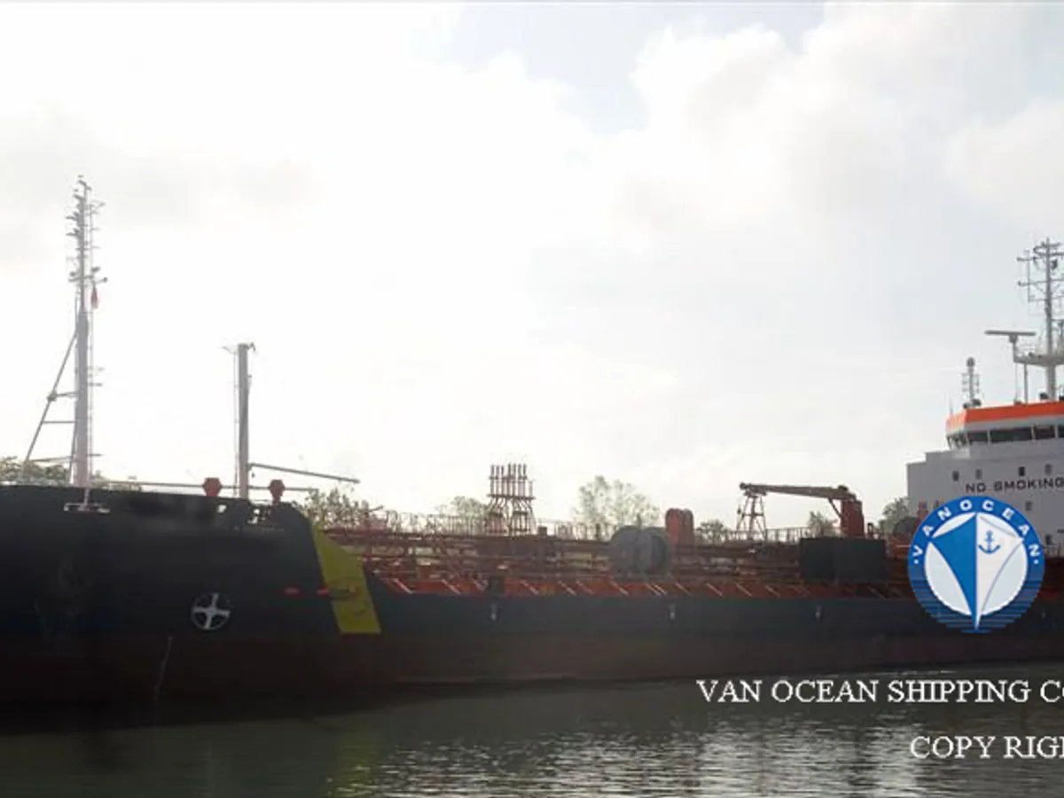 Kapal tanker minyak/bahan kimia kanggo didol