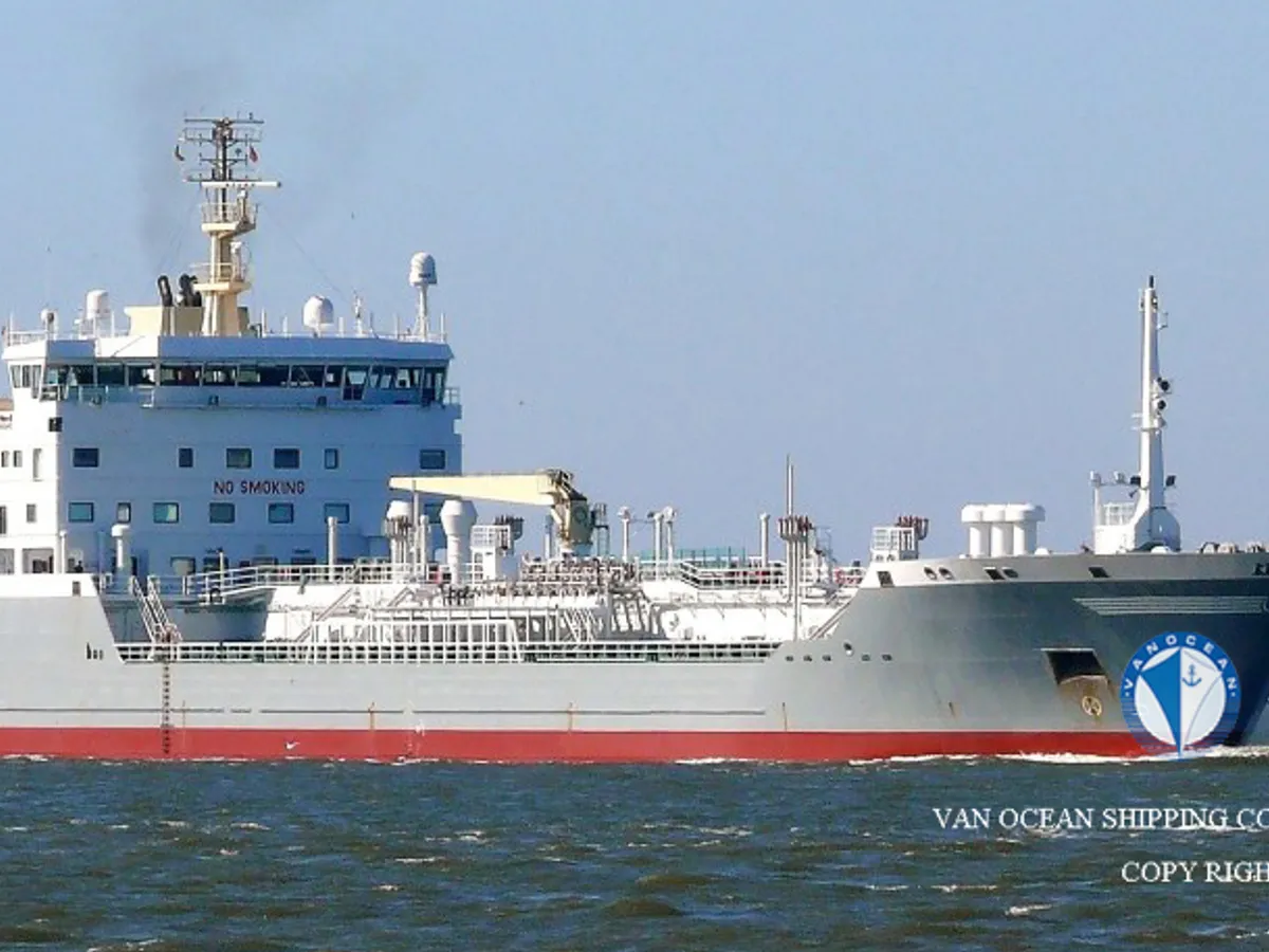 Kapal tanker minyak/bahan kimia kanggo didol