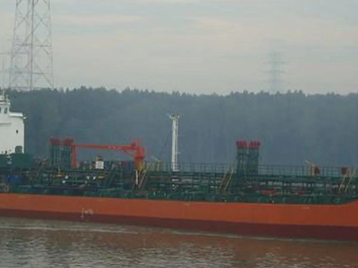 Kapal tanker minyak/bahan kimia kanggo didol