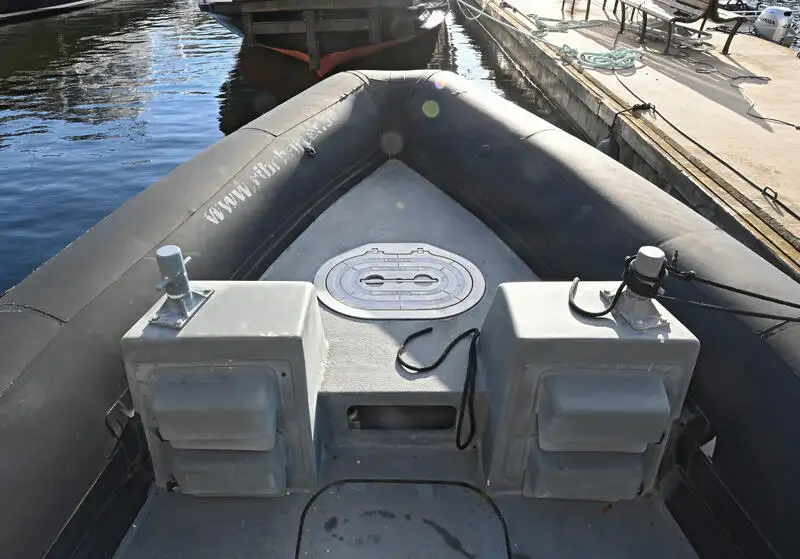 Kapal karet kaku kanggo didol