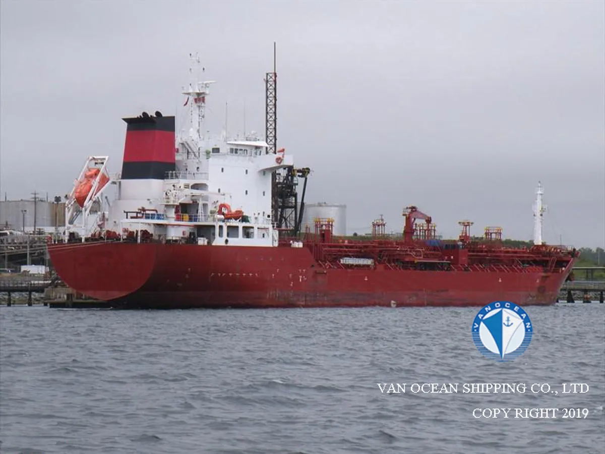 Kapal tanker minyak/bahan kimia kanggo didol
