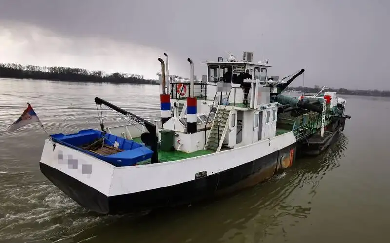 Kapal dredger kanggo didol