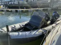 Kapal karet kaku kanggo didol