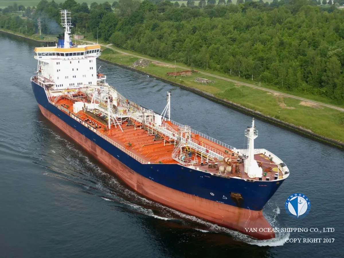 Kapal tanker minyak/bahan kimia kanggo didol