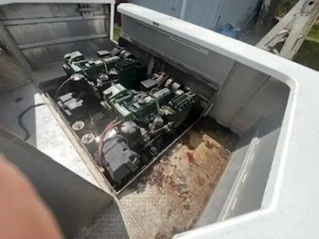 Kapal kerja kanggo didol