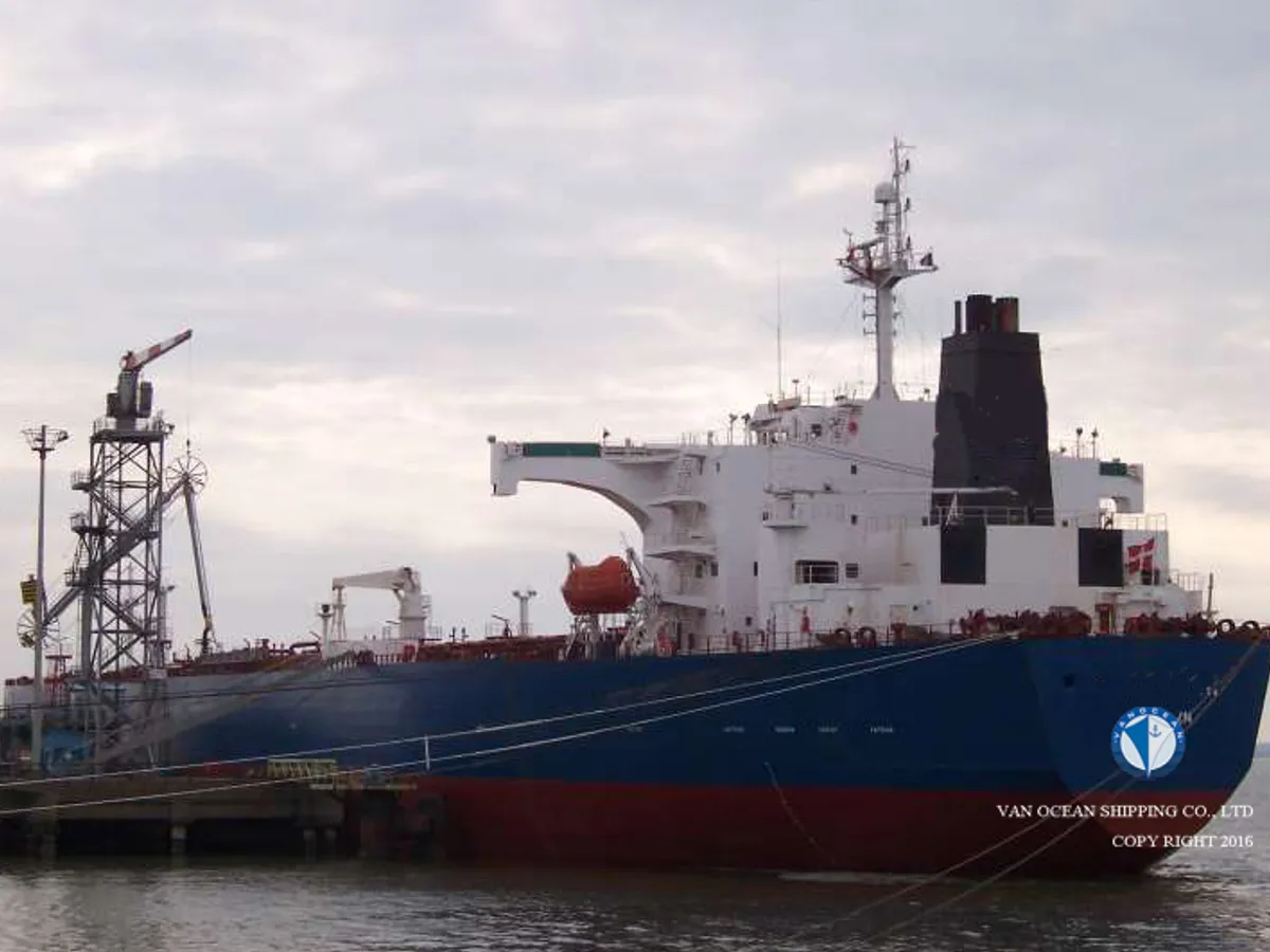 Kapal tanker minyak/bahan kimia kanggo didol