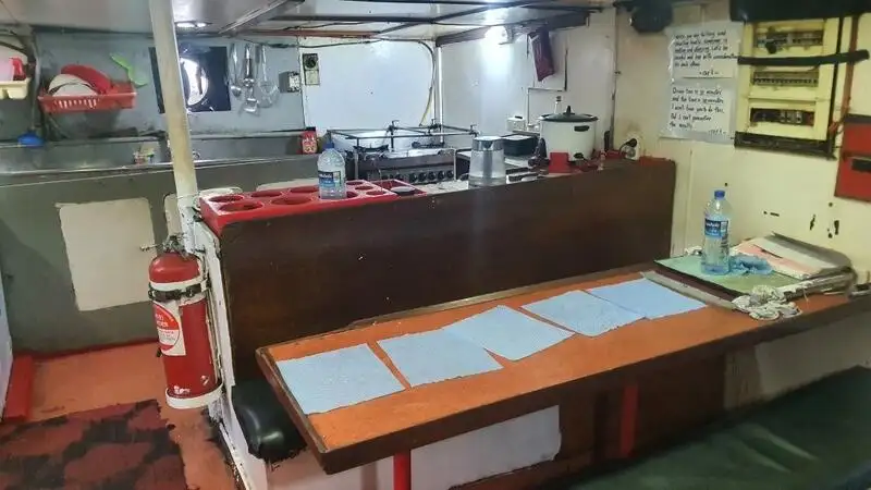 Kapal longliner kanggo didol