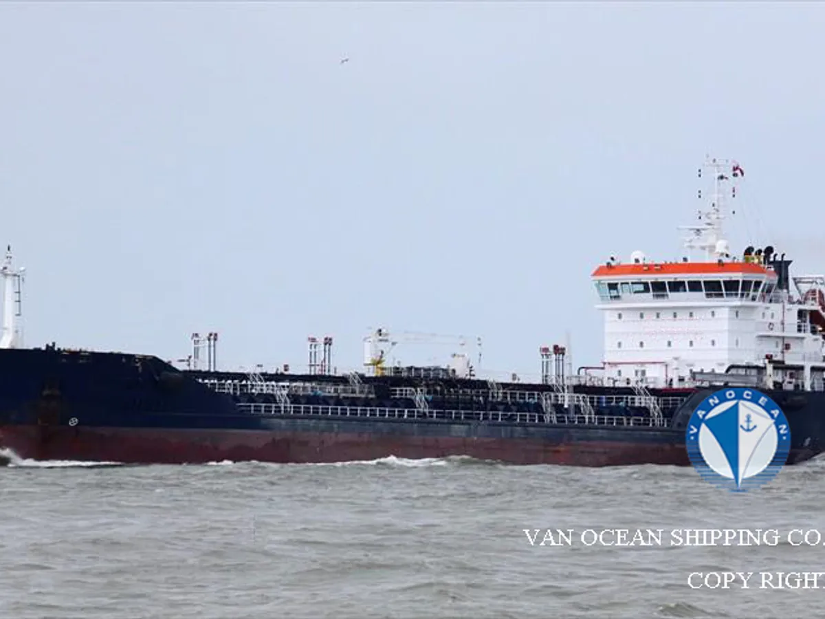 Kapal tanker minyak/bahan kimia kanggo didol