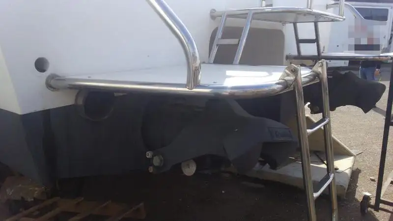 Kapal kerja kanggo didol