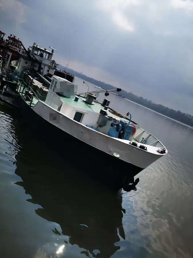 Kapal dredger kanggo didol