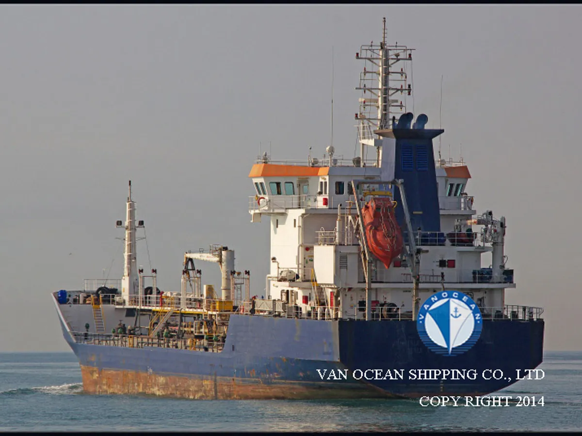 Kapal tanker minyak/bahan kimia kanggo didol