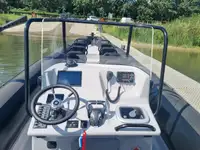 Kapal kontainer kanggo didol