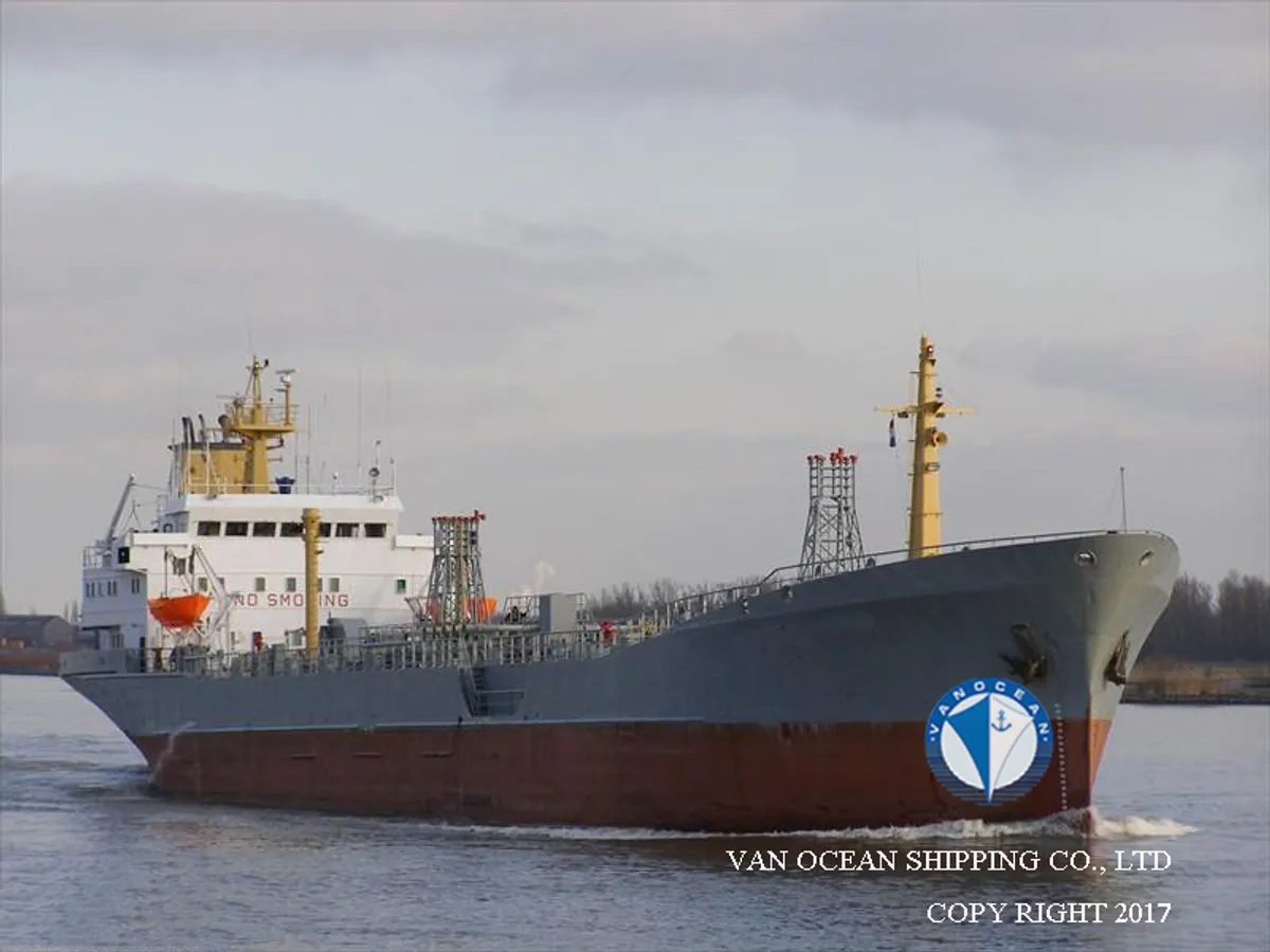 Kapal tanker minyak/bahan kimia kanggo didol