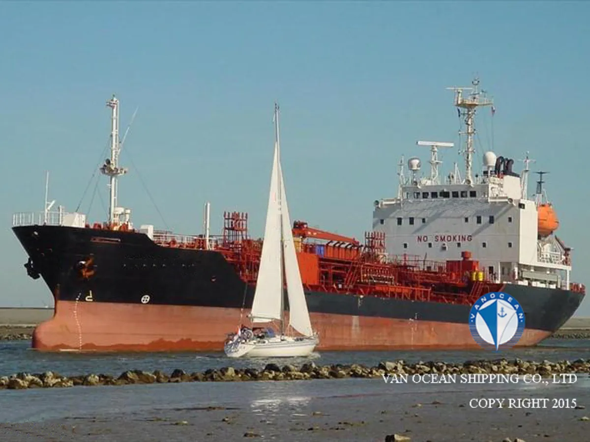 Kapal tanker minyak/bahan kimia kanggo didol