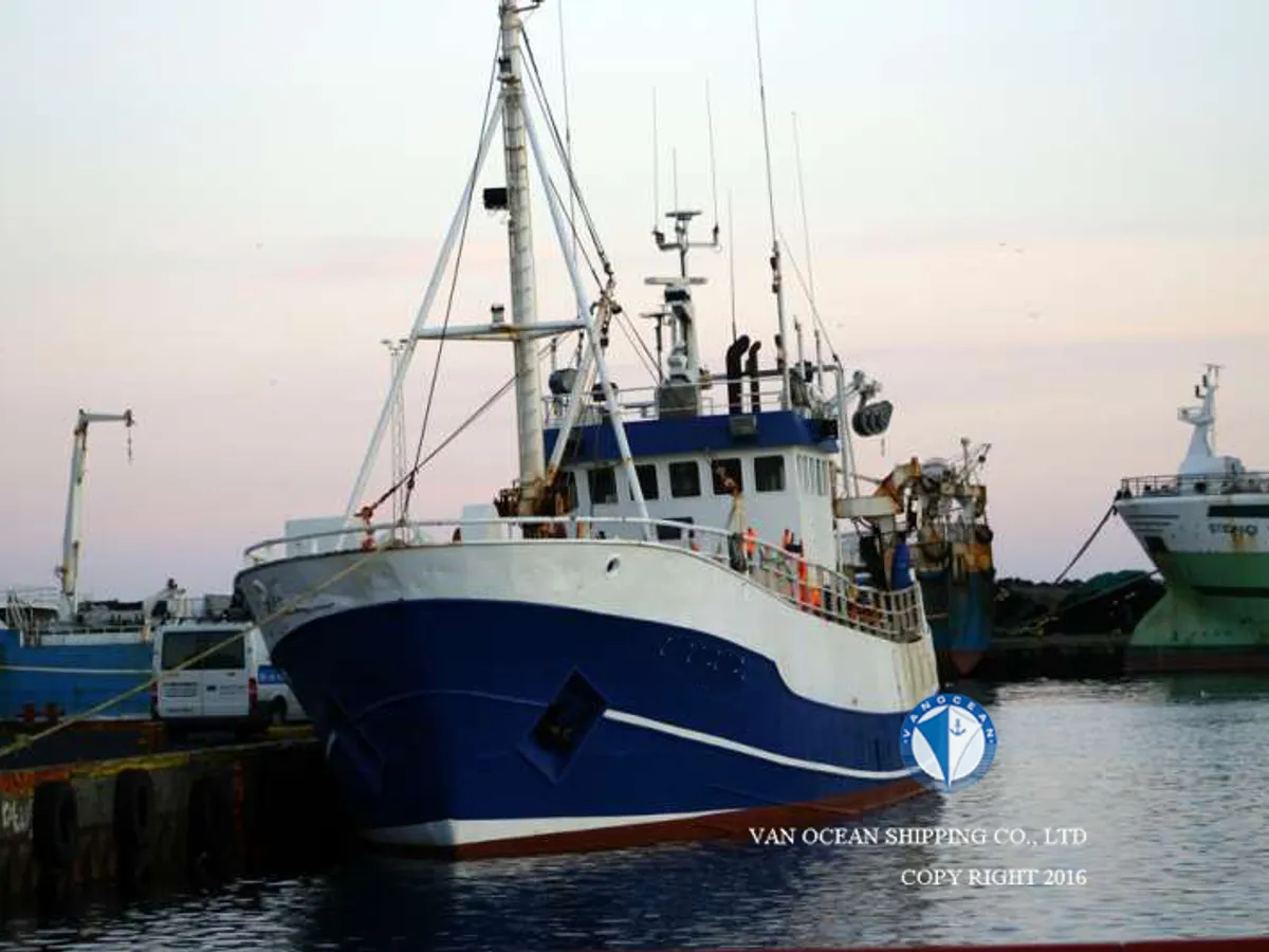 Kapal trawler kanggo didol