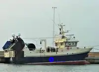 Kapal kanggo ngolah lan ngangkut iwak kanggo didol