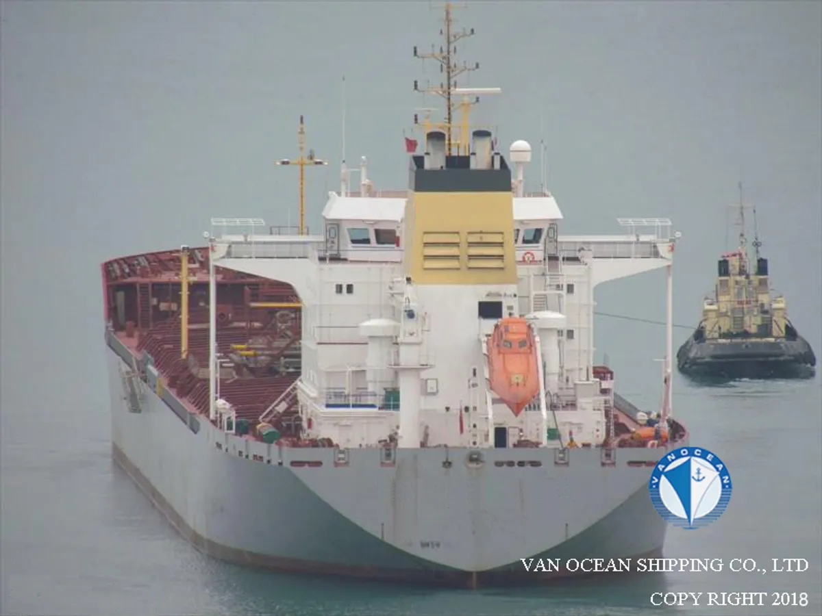 Kapal tanker minyak/bahan kimia kanggo didol