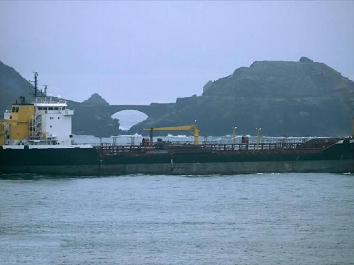 Kapal tanker minyak/bahan kimia kanggo didol