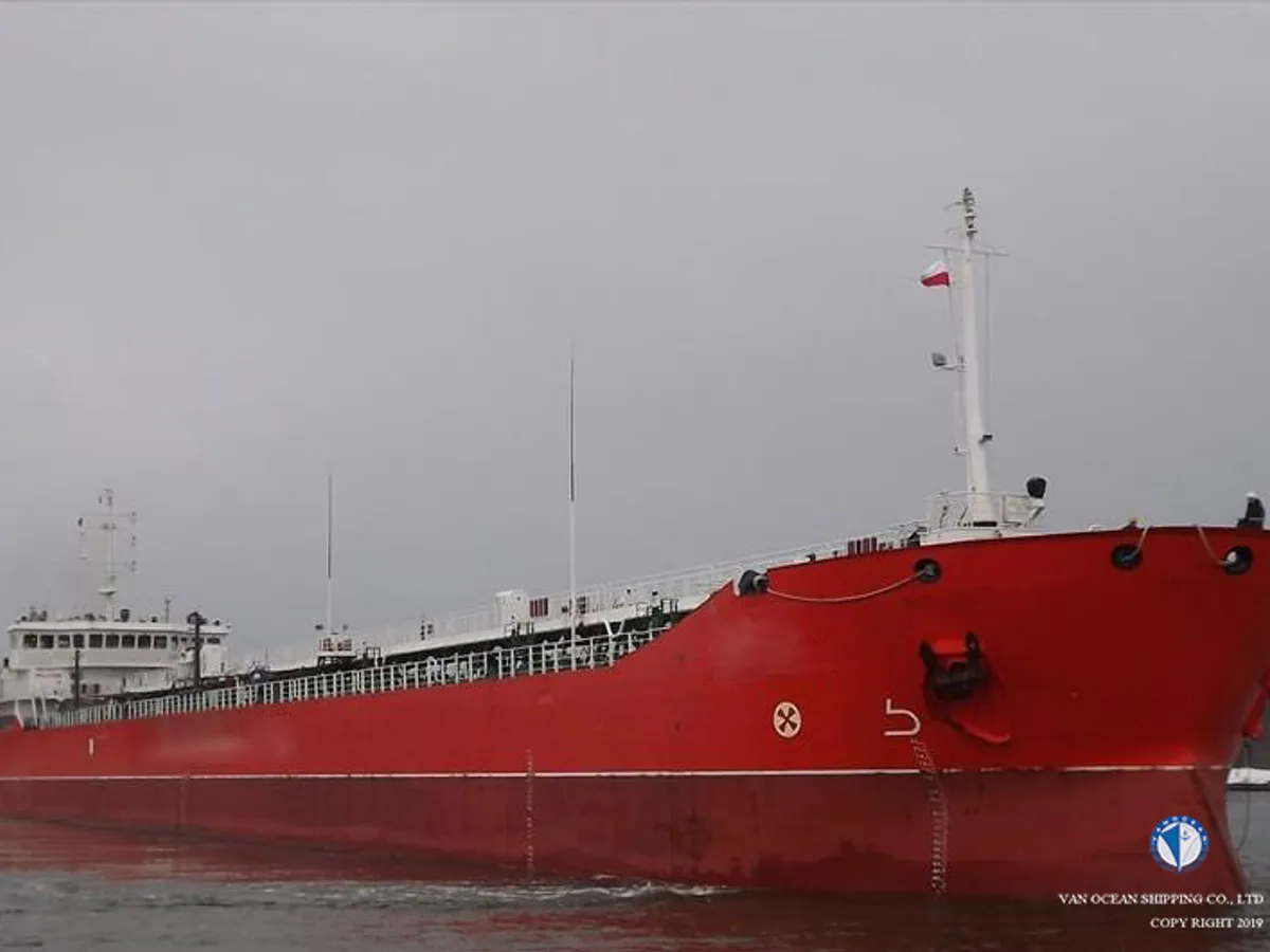 Kapal tanker minyak/bahan kimia kanggo didol