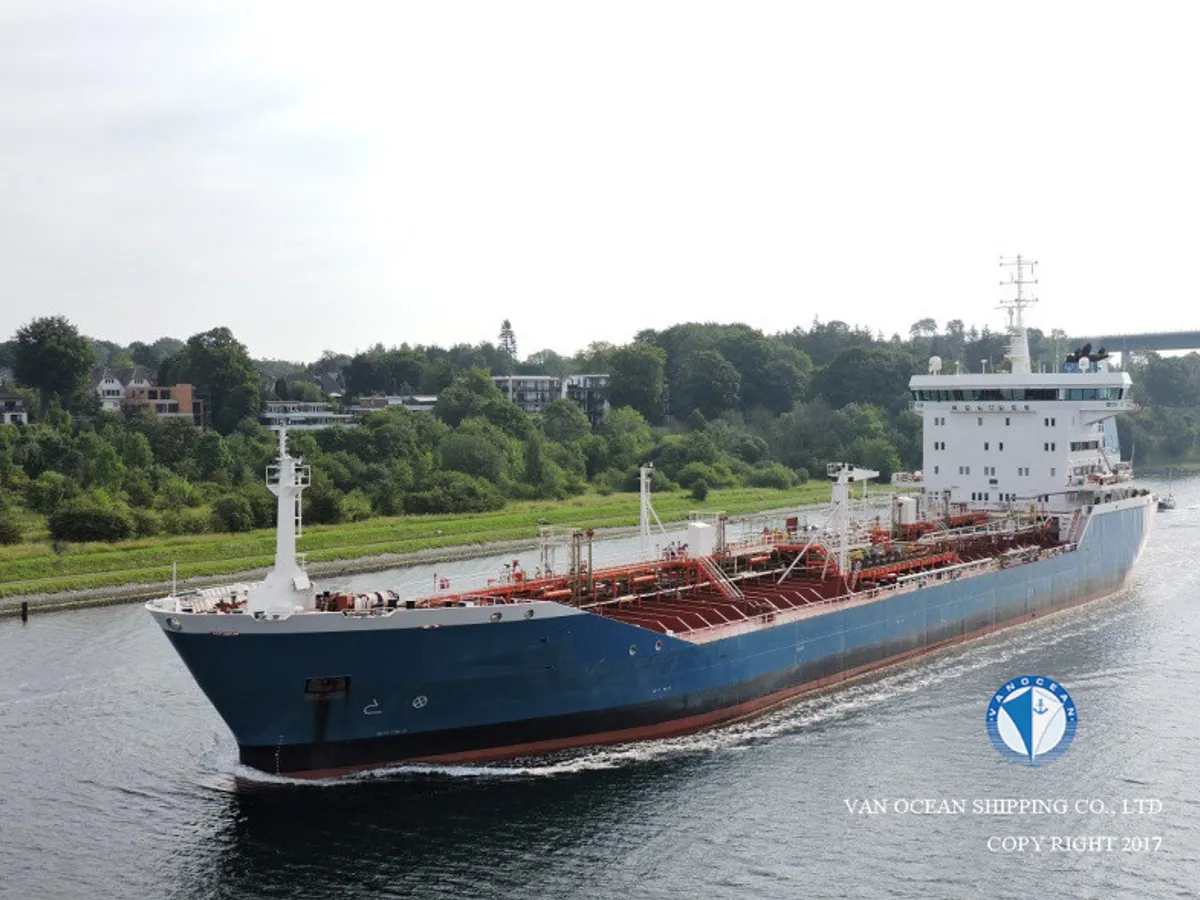 Kapal tanker minyak/bahan kimia kanggo didol