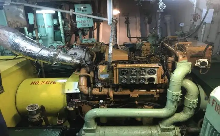 Kapal tanker minyak/bahan kimia kanggo didol