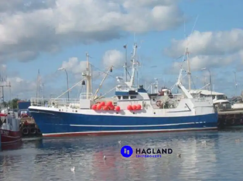 Kapal longliner kanggo didol