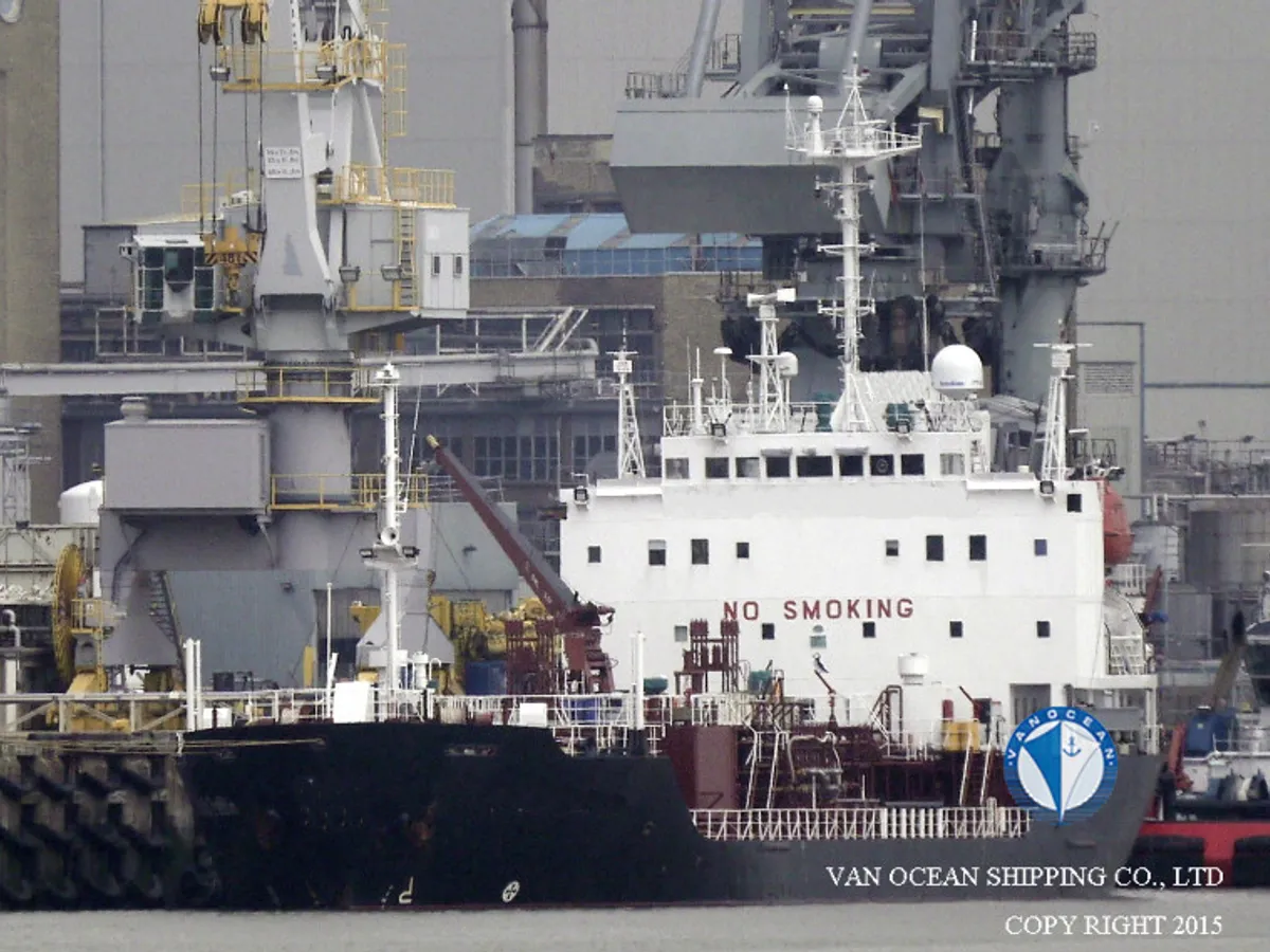 Kapal tanker minyak/bahan kimia kanggo didol