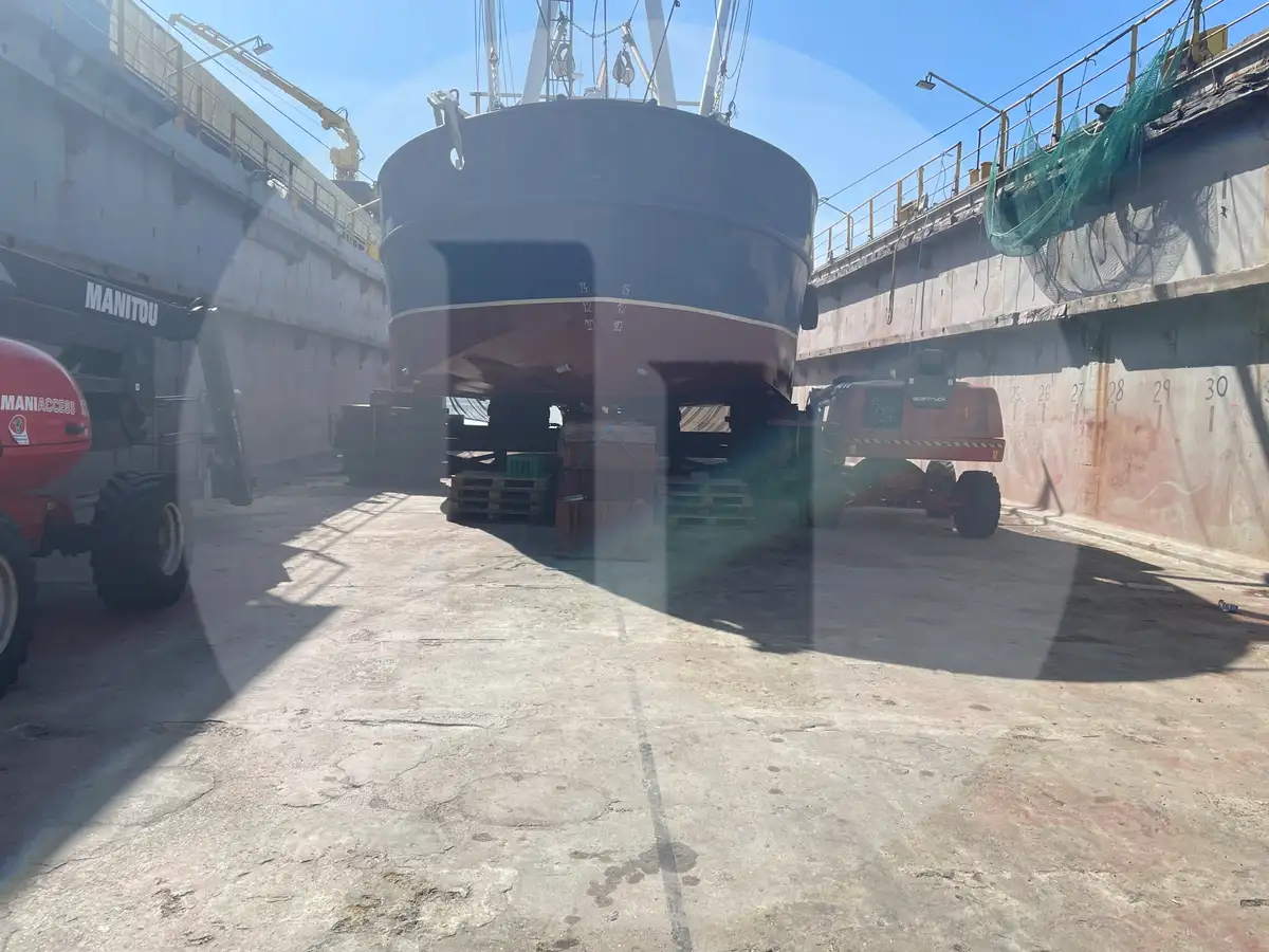 Kapal trawler berkas kanggo didol