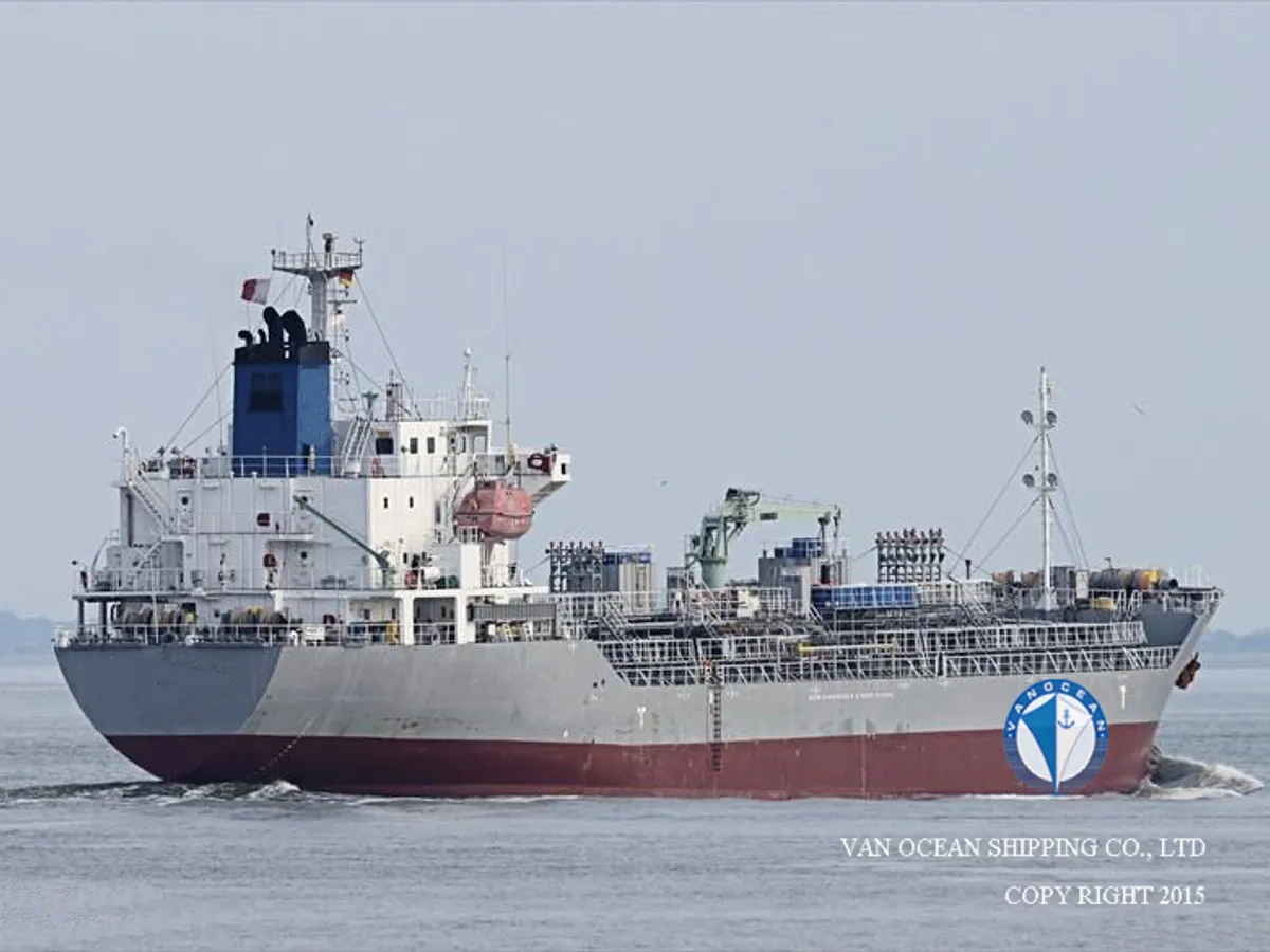 Kapal tanker minyak/bahan kimia kanggo didol