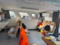 Kapal kontainer kanggo didol