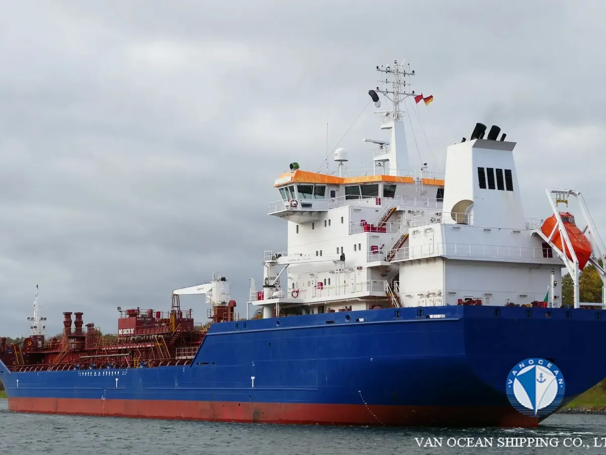 Kapal tanker minyak/bahan kimia kanggo didol
