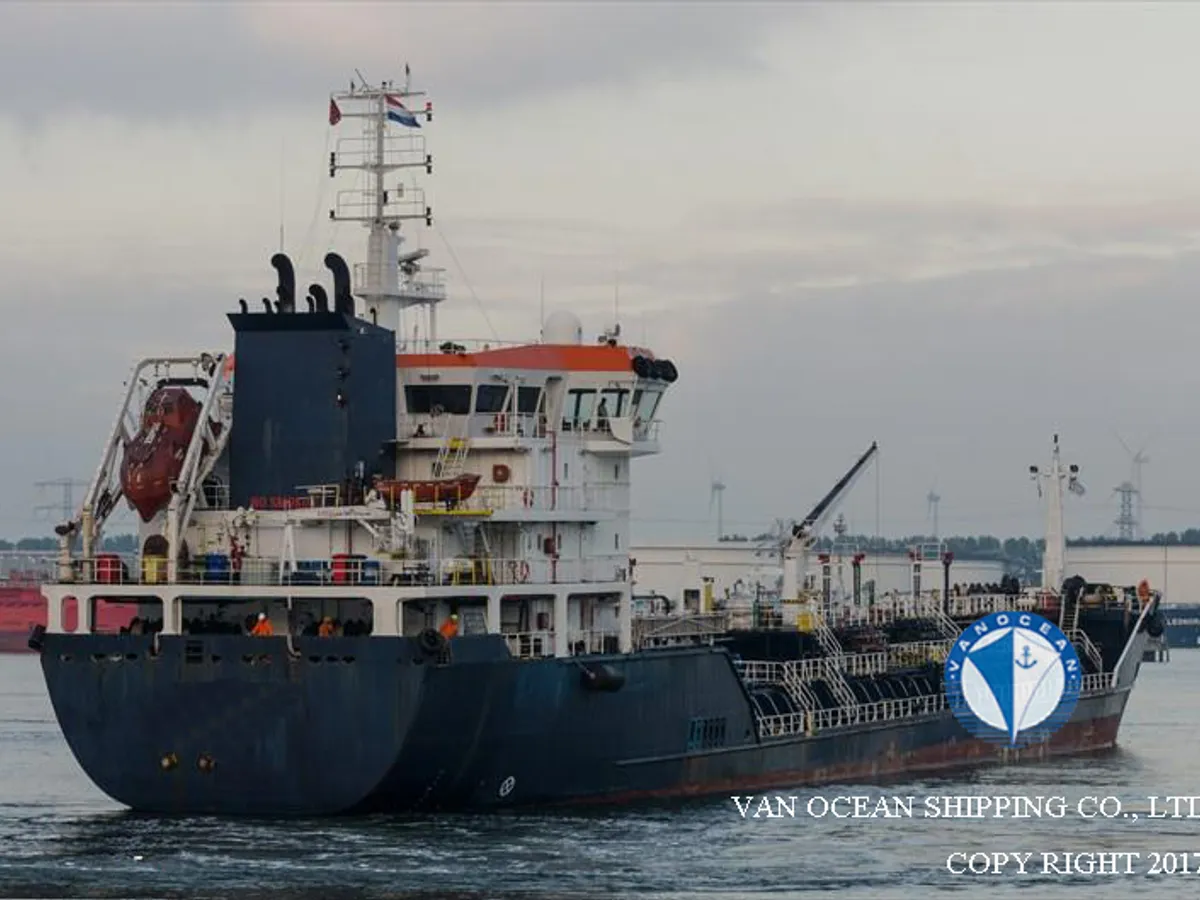 Kapal tanker minyak/bahan kimia kanggo didol
