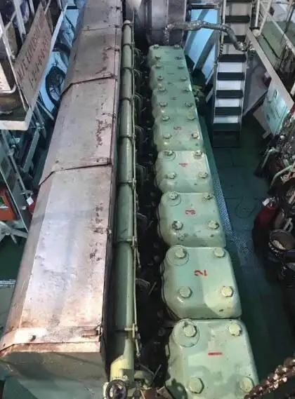 Kapal tanker minyak/bahan kimia kanggo didol