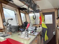Kapal trawler berkas kanggo didol