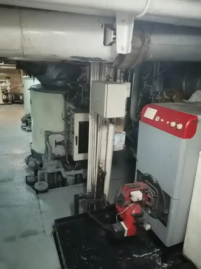 Kapal tanker minyak/bahan kimia kanggo didol