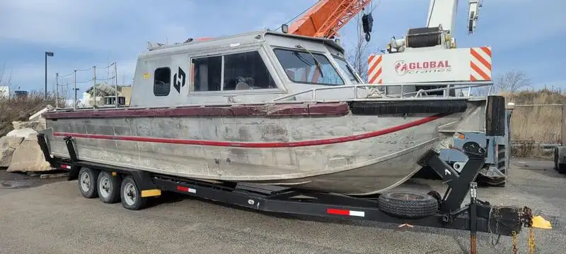 Kapal kerja kanggo didol