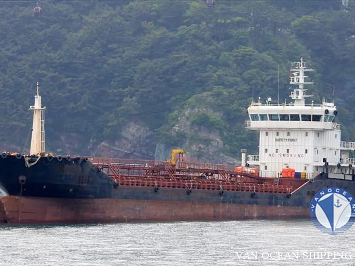 Kapal tanker minyak/bahan kimia kanggo didol