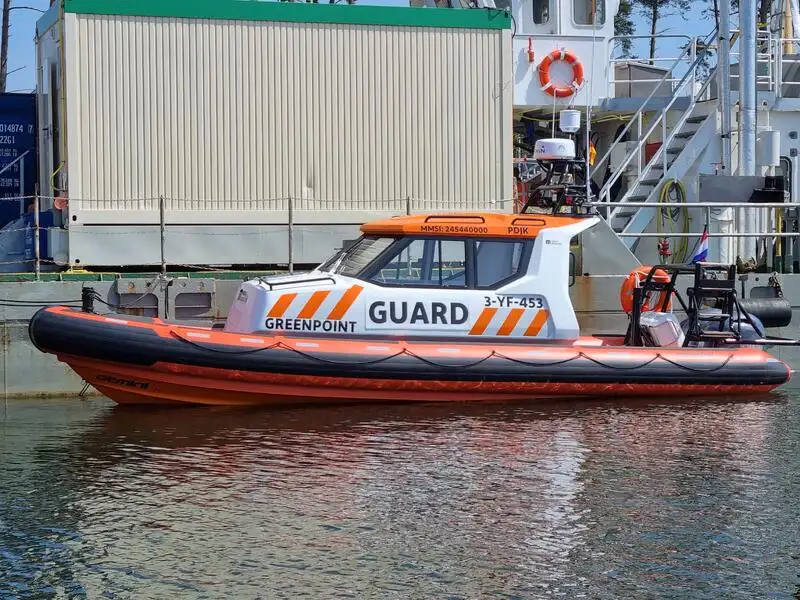 Kapal kontainer kanggo didol