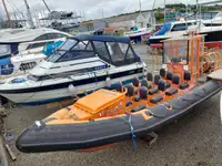 Kapal karet kaku kanggo didol