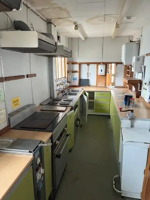 Barge akomodasi kanggo didol